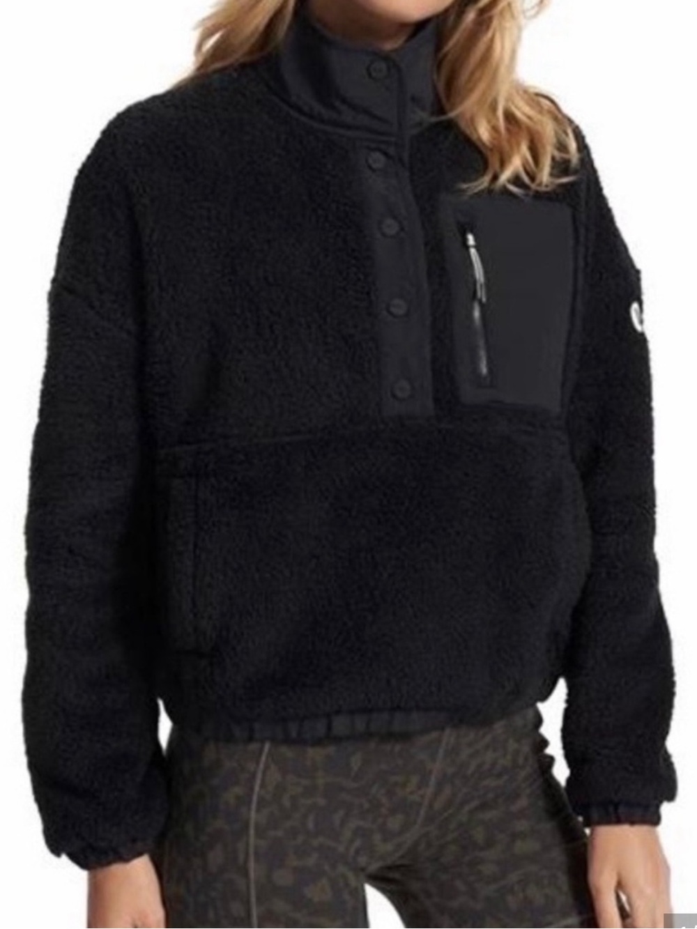 Vuori Black fleece quarter zip jacket size M